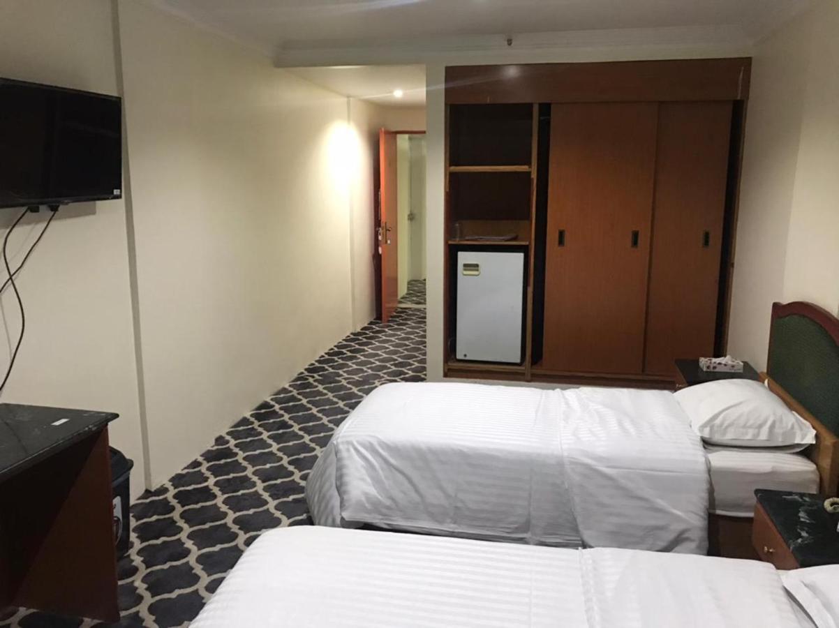 Al Aziziyah Hotel And Suites คามิสมูชาอิท ภายนอก รูปภาพ