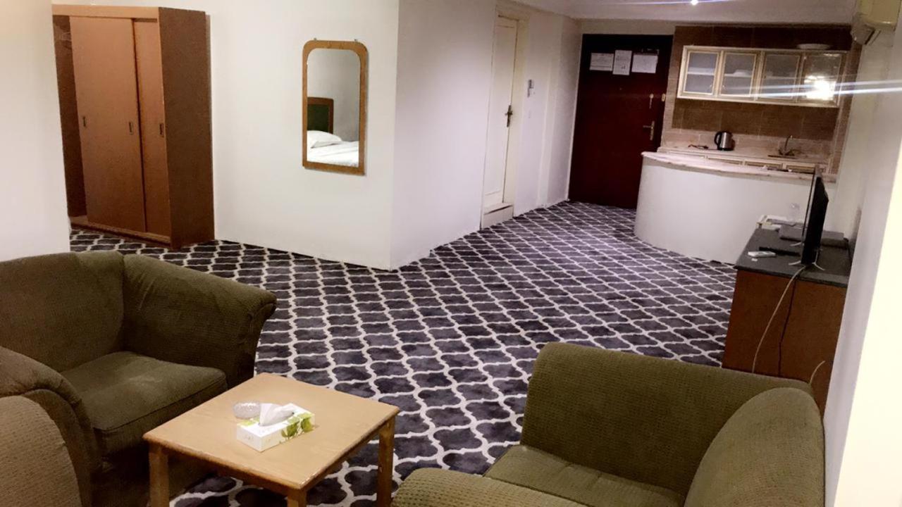 Al Aziziyah Hotel And Suites คามิสมูชาอิท ภายนอก รูปภาพ