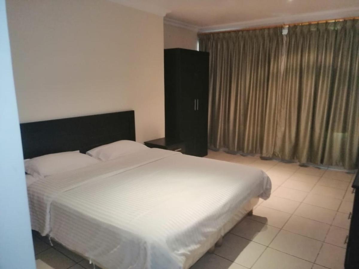 Al Aziziyah Hotel And Suites คามิสมูชาอิท ภายนอก รูปภาพ