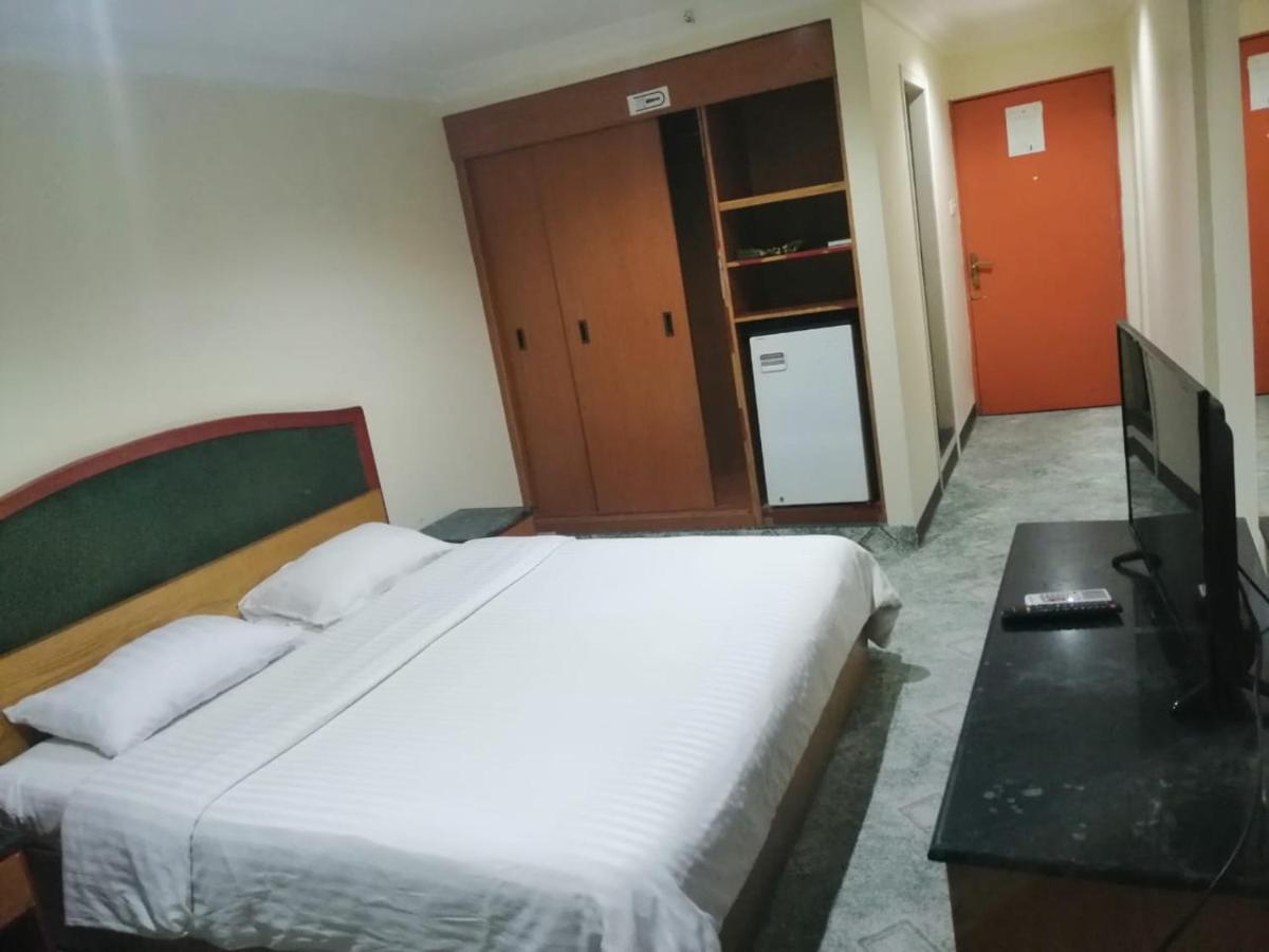 Al Aziziyah Hotel And Suites คามิสมูชาอิท ภายนอก รูปภาพ