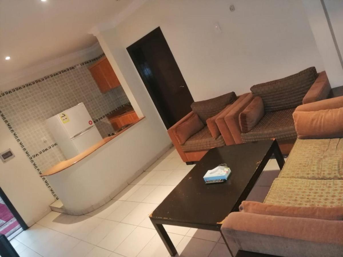Al Aziziyah Hotel And Suites คามิสมูชาอิท ภายนอก รูปภาพ