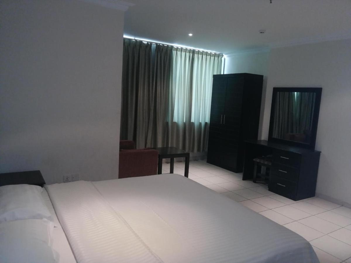 Al Aziziyah Hotel And Suites คามิสมูชาอิท ภายนอก รูปภาพ