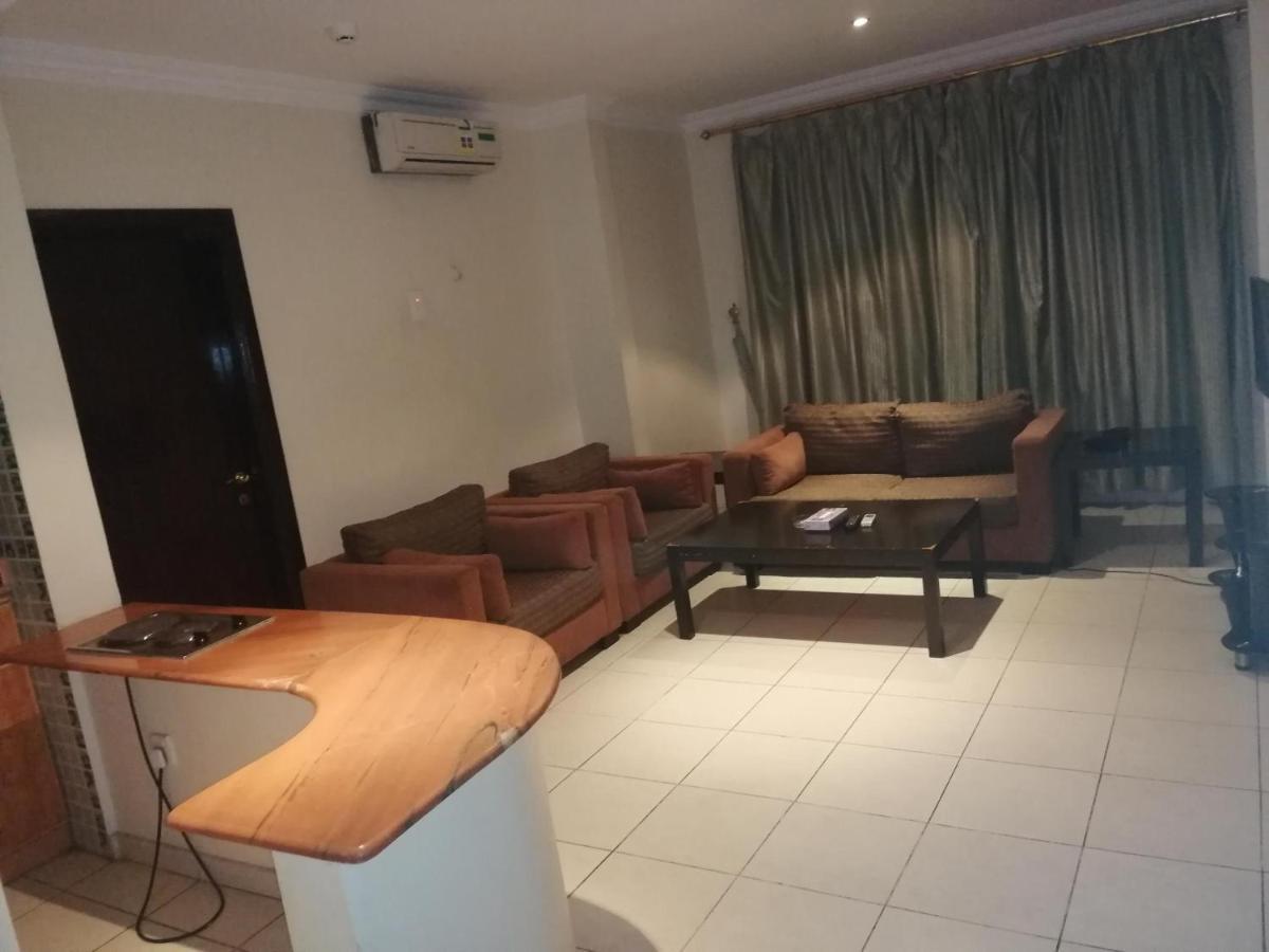 Al Aziziyah Hotel And Suites คามิสมูชาอิท ภายนอก รูปภาพ