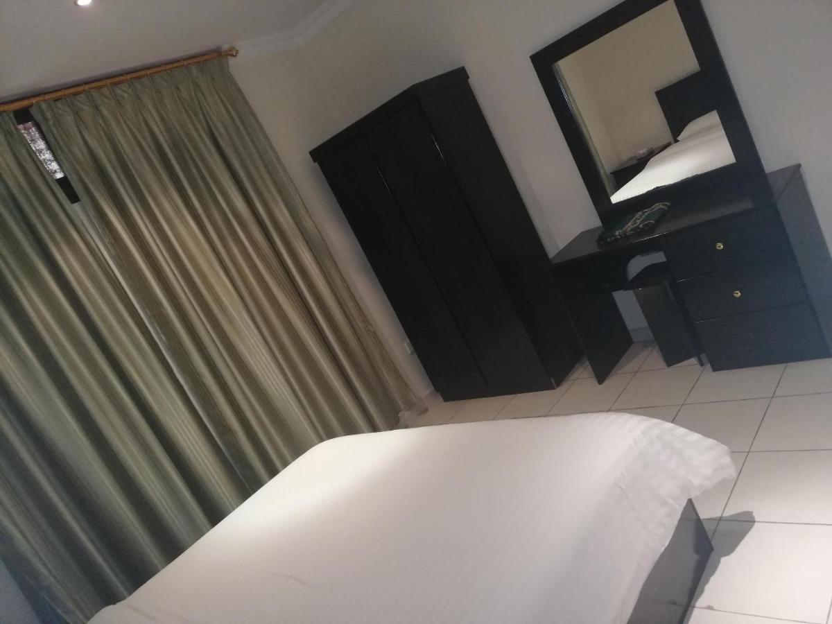 Al Aziziyah Hotel And Suites คามิสมูชาอิท ภายนอก รูปภาพ