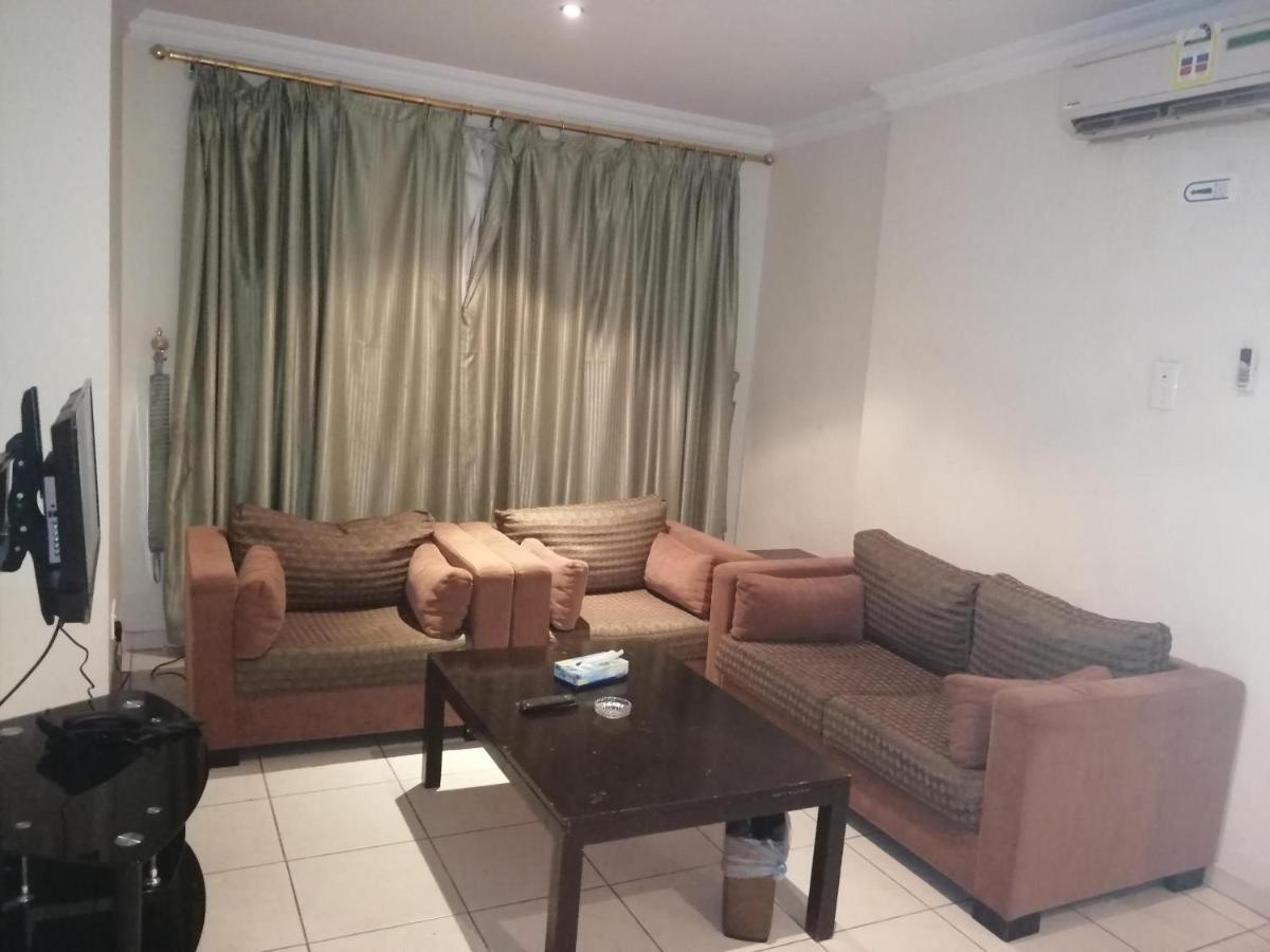 Al Aziziyah Hotel And Suites คามิสมูชาอิท ภายนอก รูปภาพ
