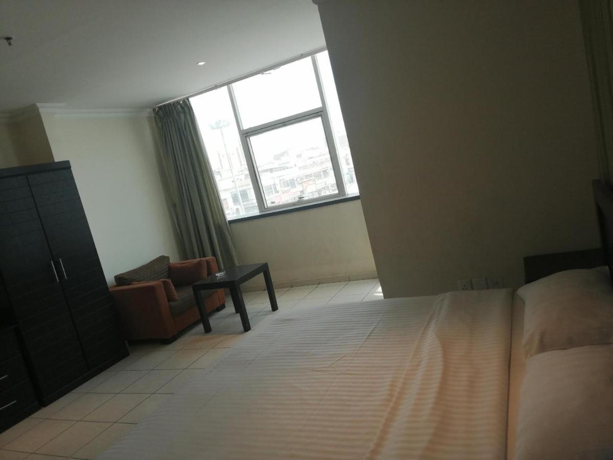 Al Aziziyah Hotel And Suites คามิสมูชาอิท ภายนอก รูปภาพ